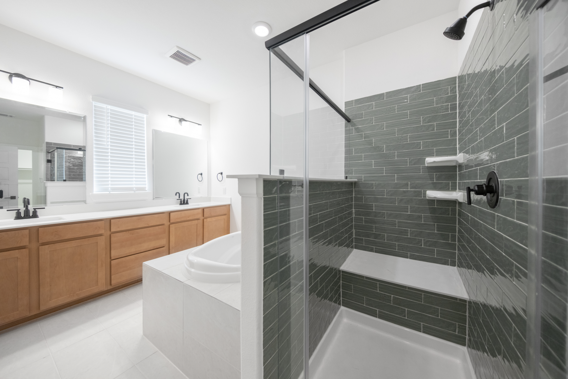 76b7d378-9a20-40d1-ac2b-513ef86ab049