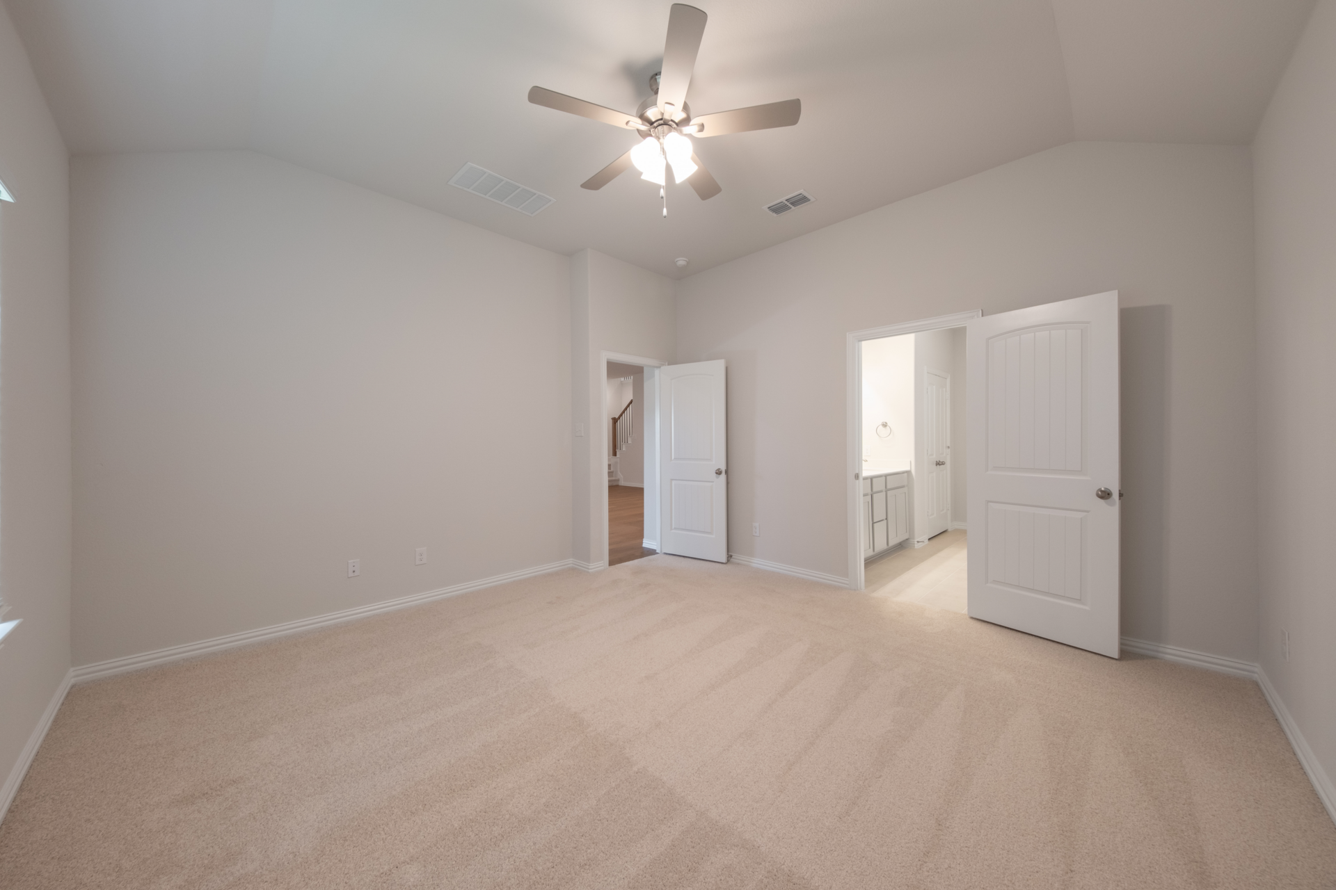 780fe0d9-06f8-4b98-859e-693385d26feb