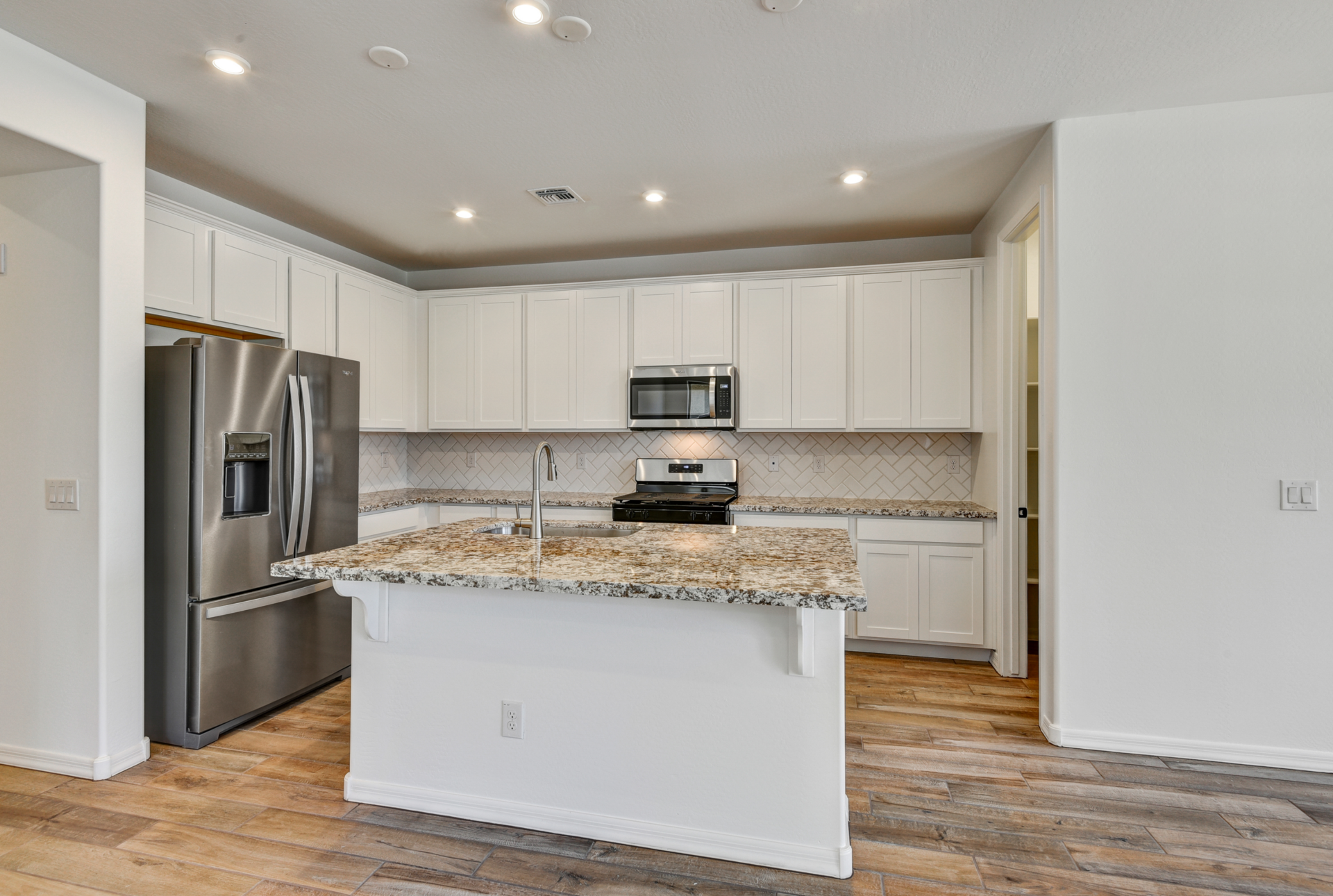 7d194c4e-e7f4-4a0f-9749-f52b6015fd0d