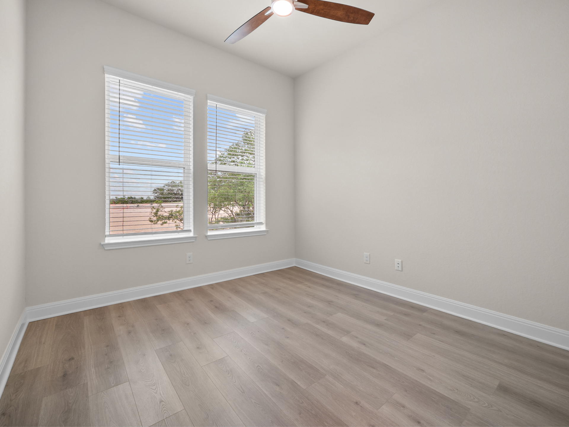 7db298ad-4a6c-4967-85dc-2ad343665991