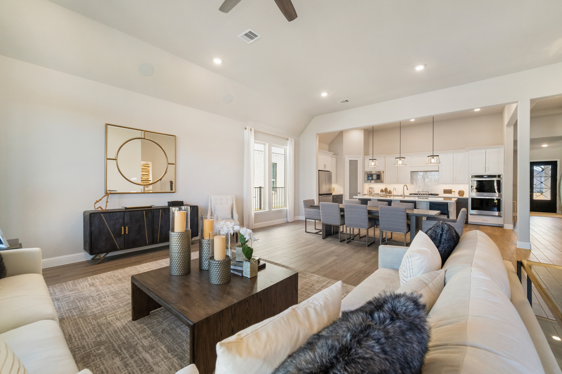 8ac5b962-d4fd-4a9f-a746-75dd994c62d8