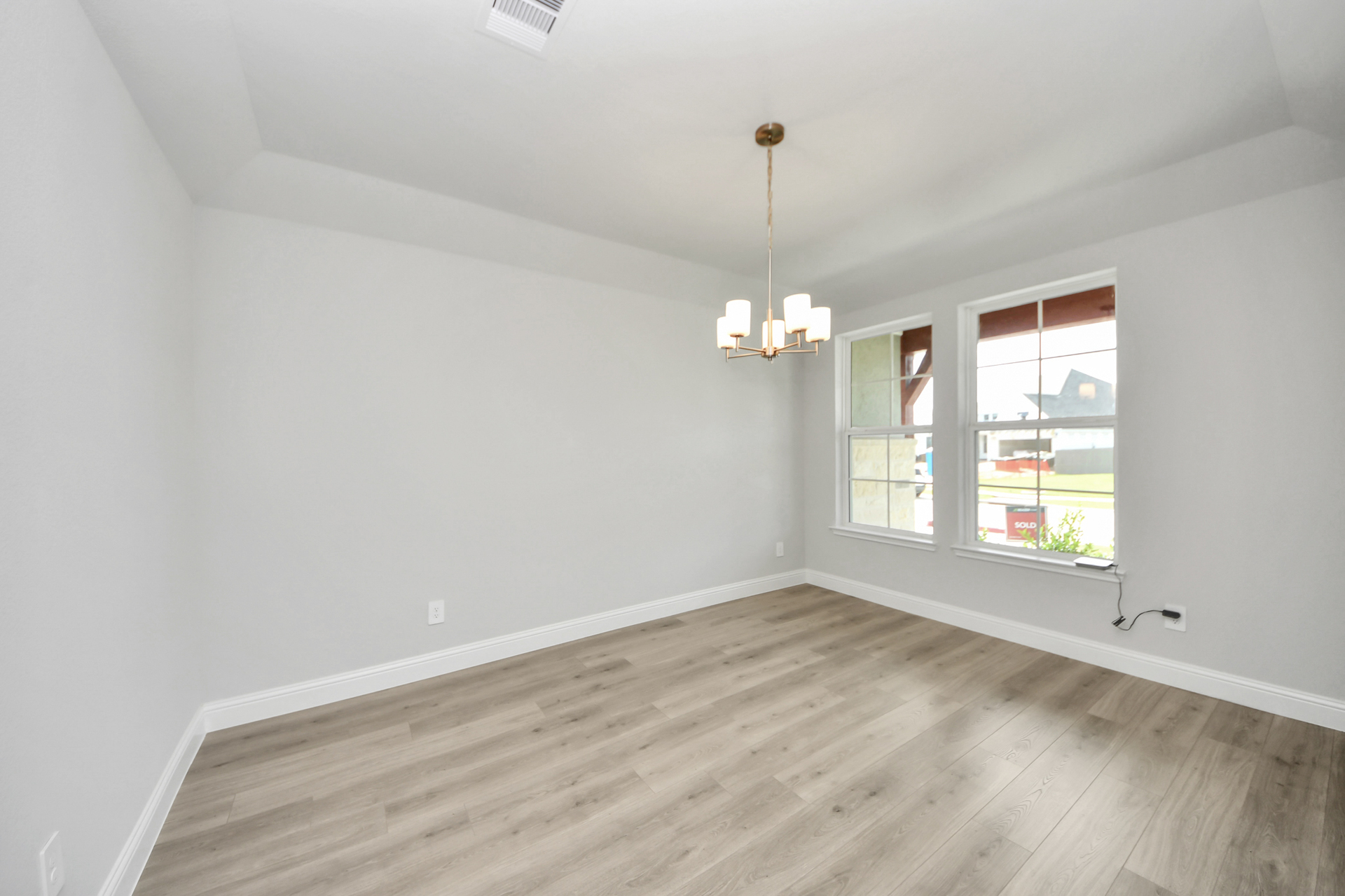 8d9bfd6a-a9e9-4fd5-8795-24e17a8afac4