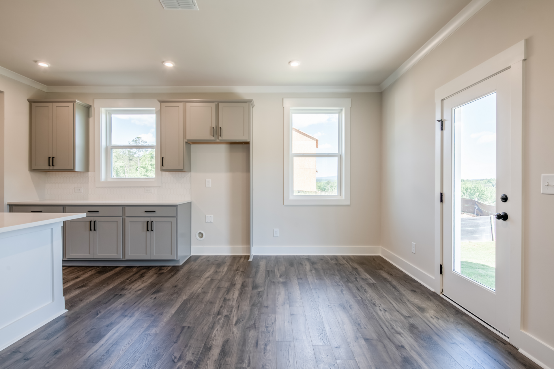 8db805dc-090e-41e5-b4e1-e0af19c635cf