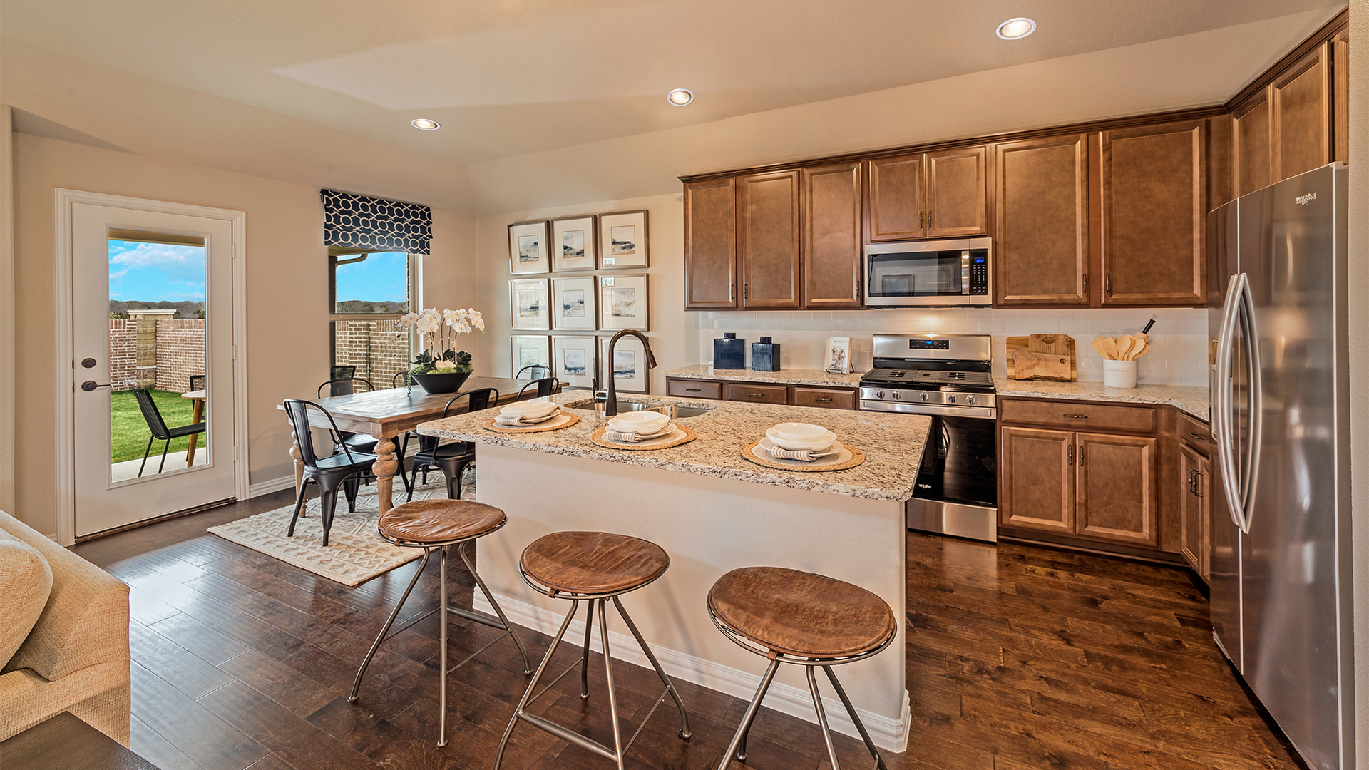 92d208ec-2ae7-48b8-b362-df87178f20e5