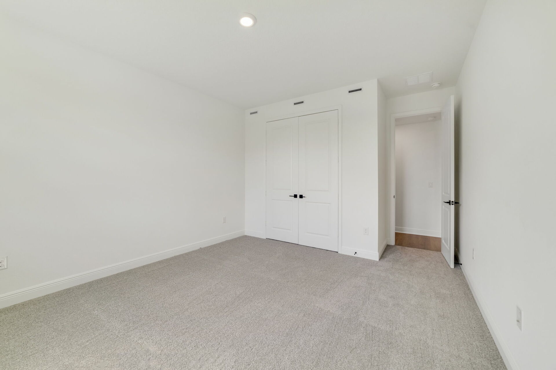 9bd799a0-5939-4a7d-b36f-75f889ddd267