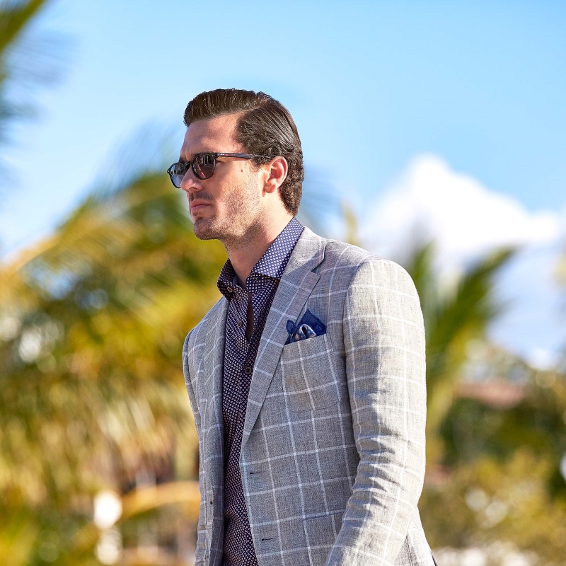 Dan light windowpane crop 800 x 800