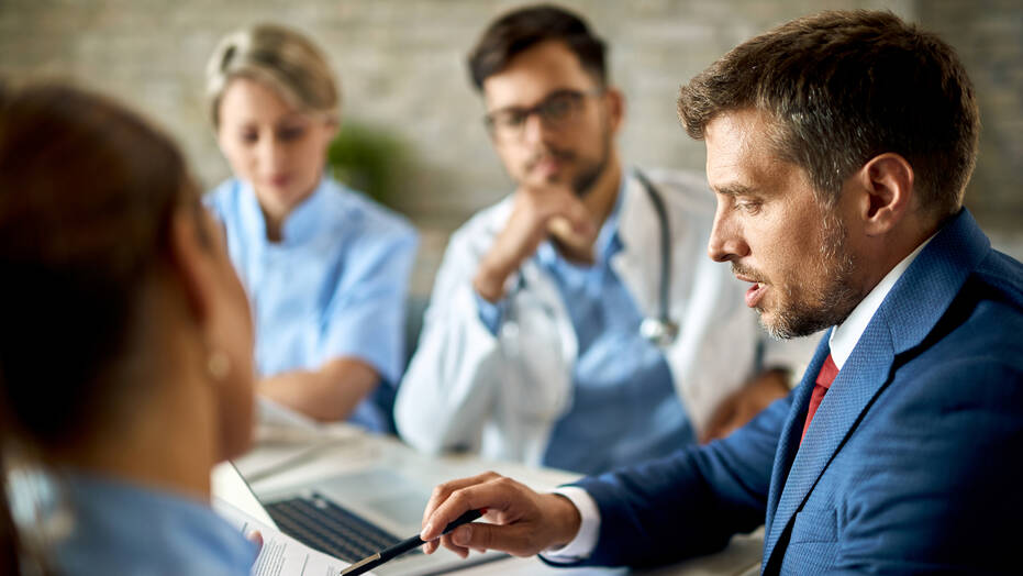 Doctors Finance Medical Advisor Review Meeting