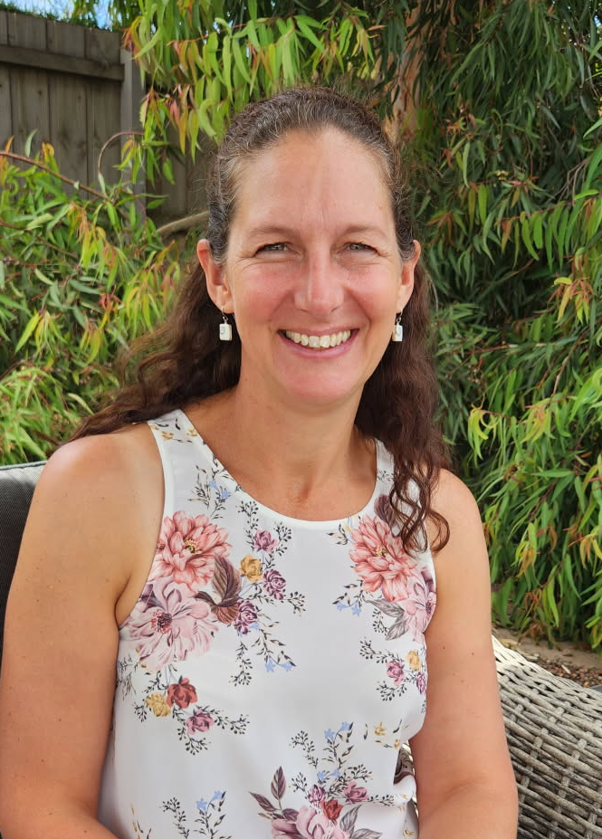 Photo of Dr Kelly Halls.