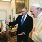 Supreme Knight Patrick Kelly presents Pope Francis with a first-class relic of Blessed Michael McGivney on Oct. 25, 2021