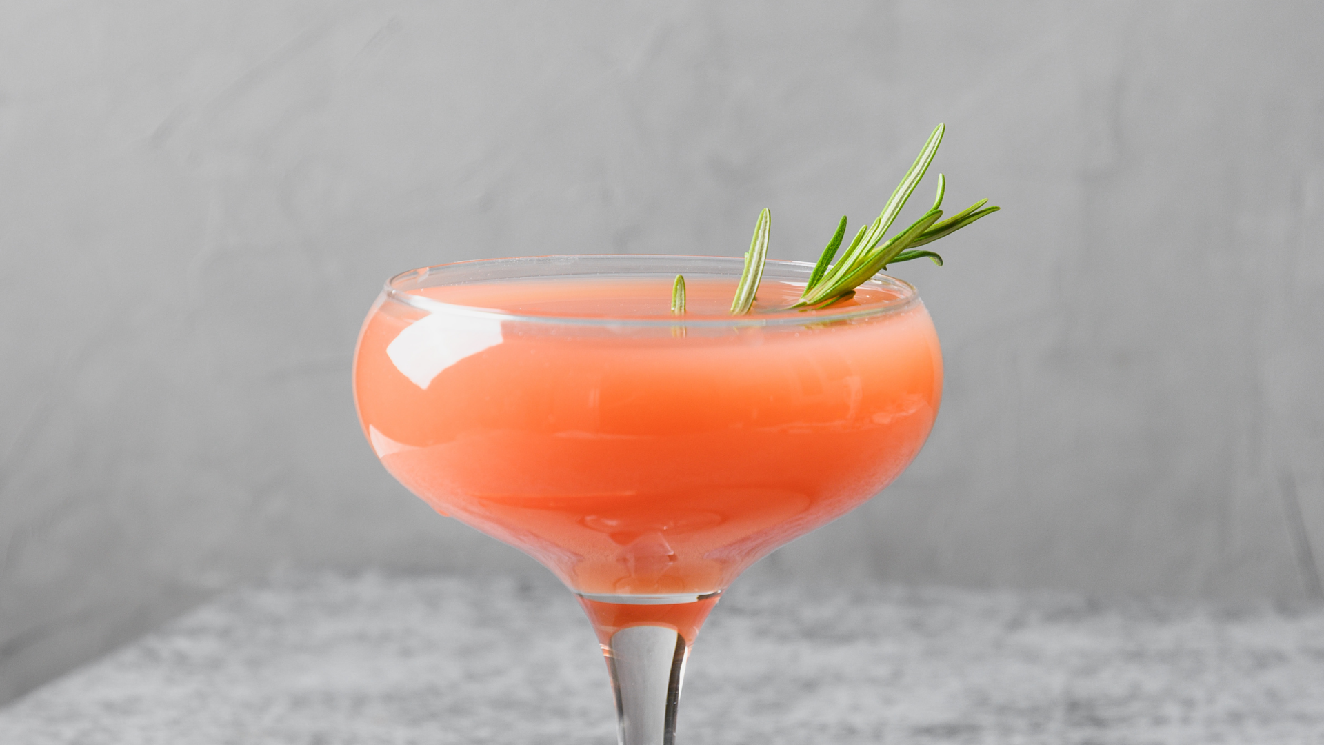 Quench everyone’s thirst with these tasty Christmas cocktail