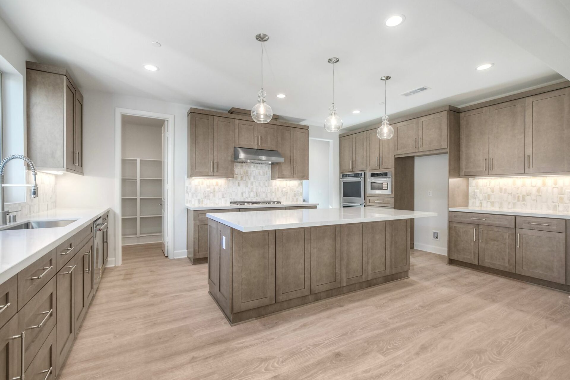 Lakemont X Kitchen.jpg