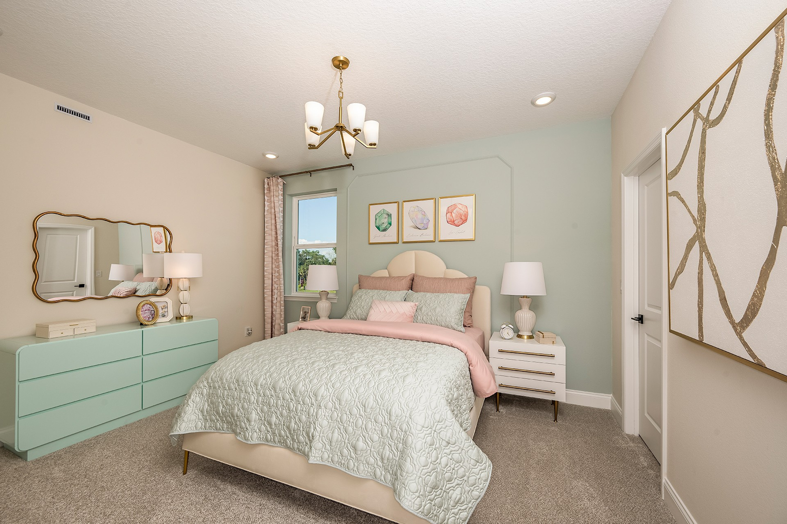 guest bedroom with single window and closet 