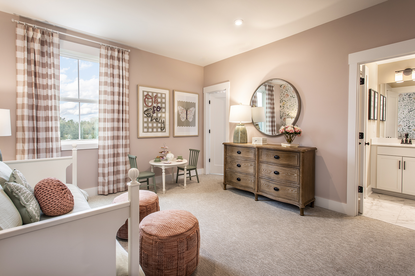 secondary bedroom with day bed and neutral carpet