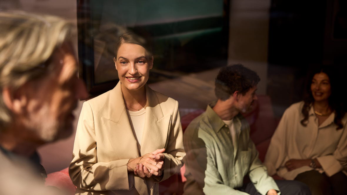 Zwei Männer die sich gegenüberstehen