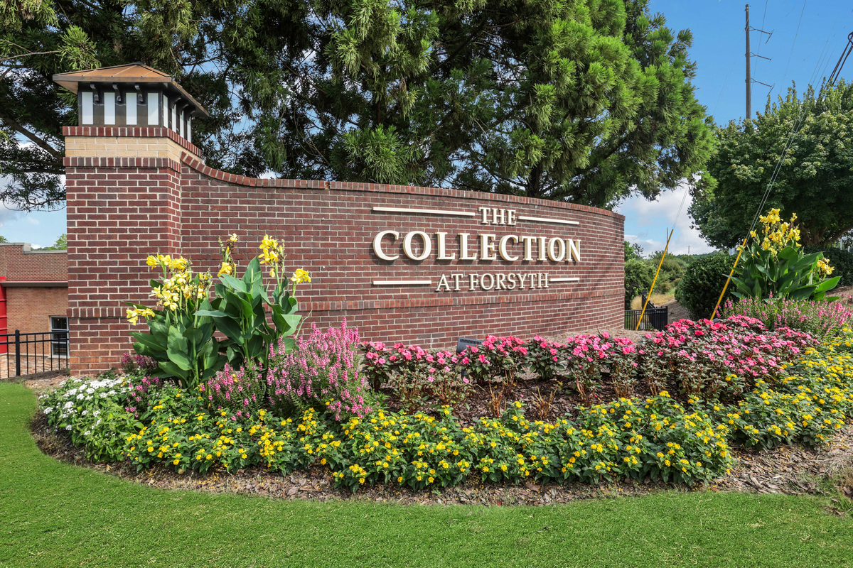 monument of the collection at forsyth