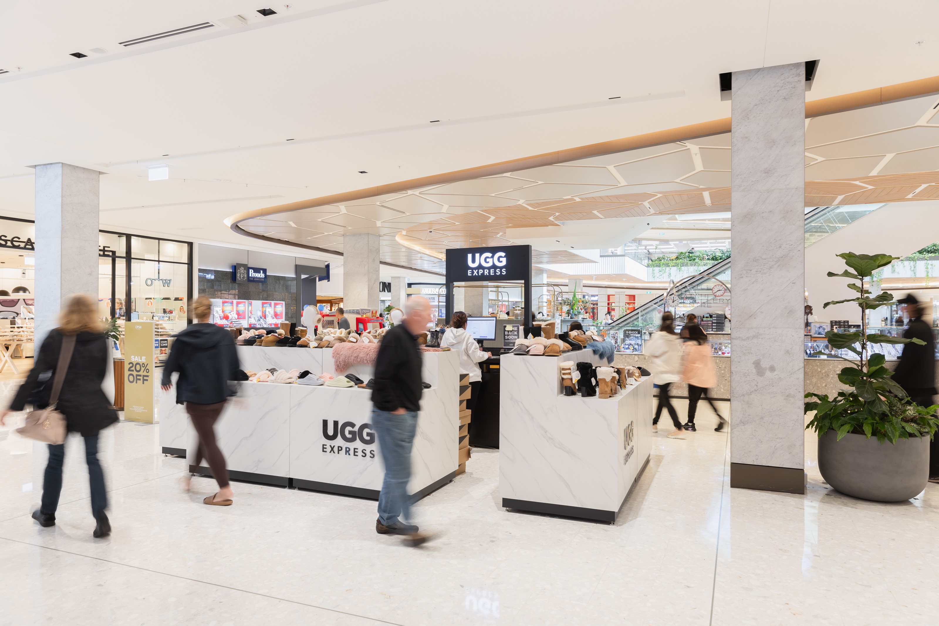 Common mall real estate pop-up