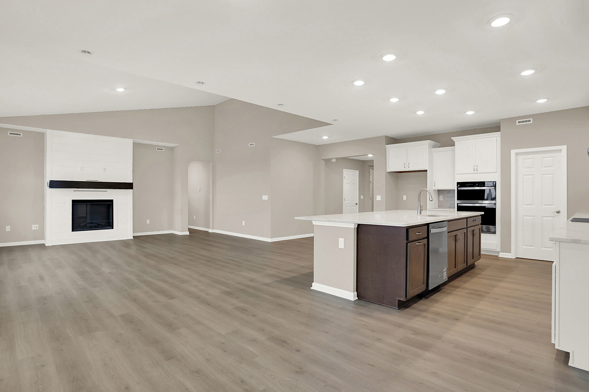 Windsor Dining Area and Kitchen