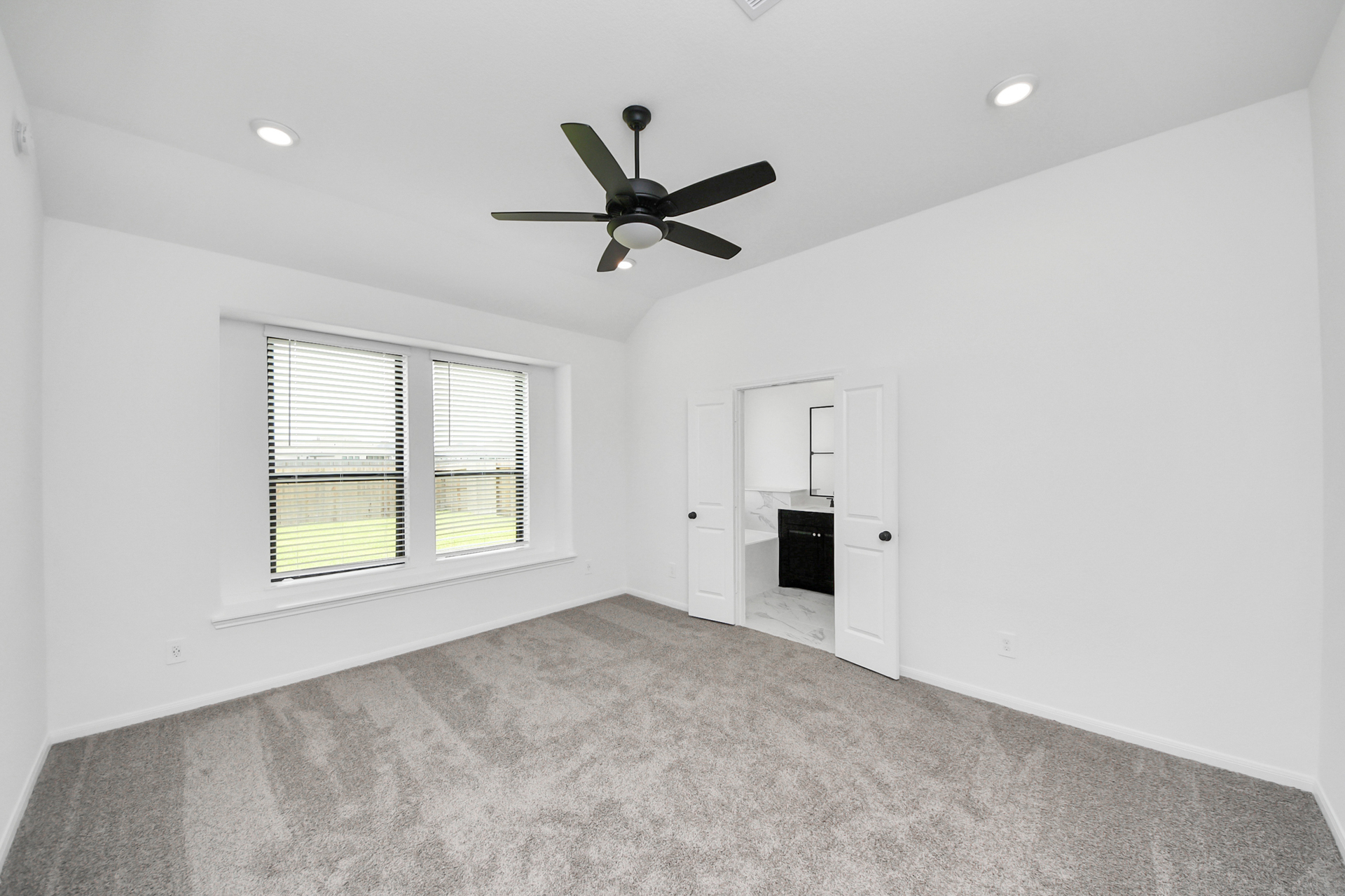 ade6cc09-d17b-4cad-876b-d3d8bd75c474