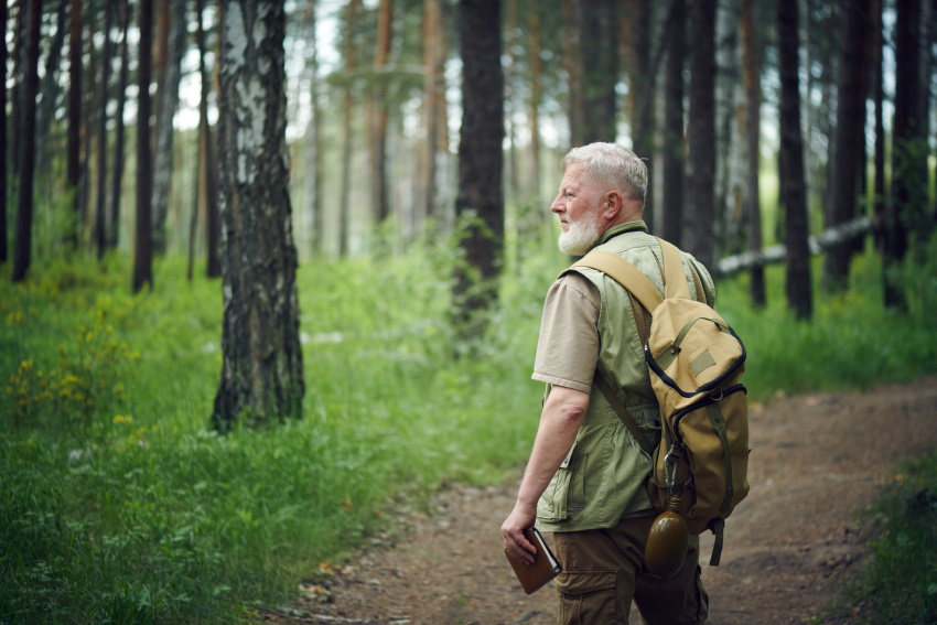 Starejši moški se z zdravim življenjskih slogom bori proti aterosklerozi.