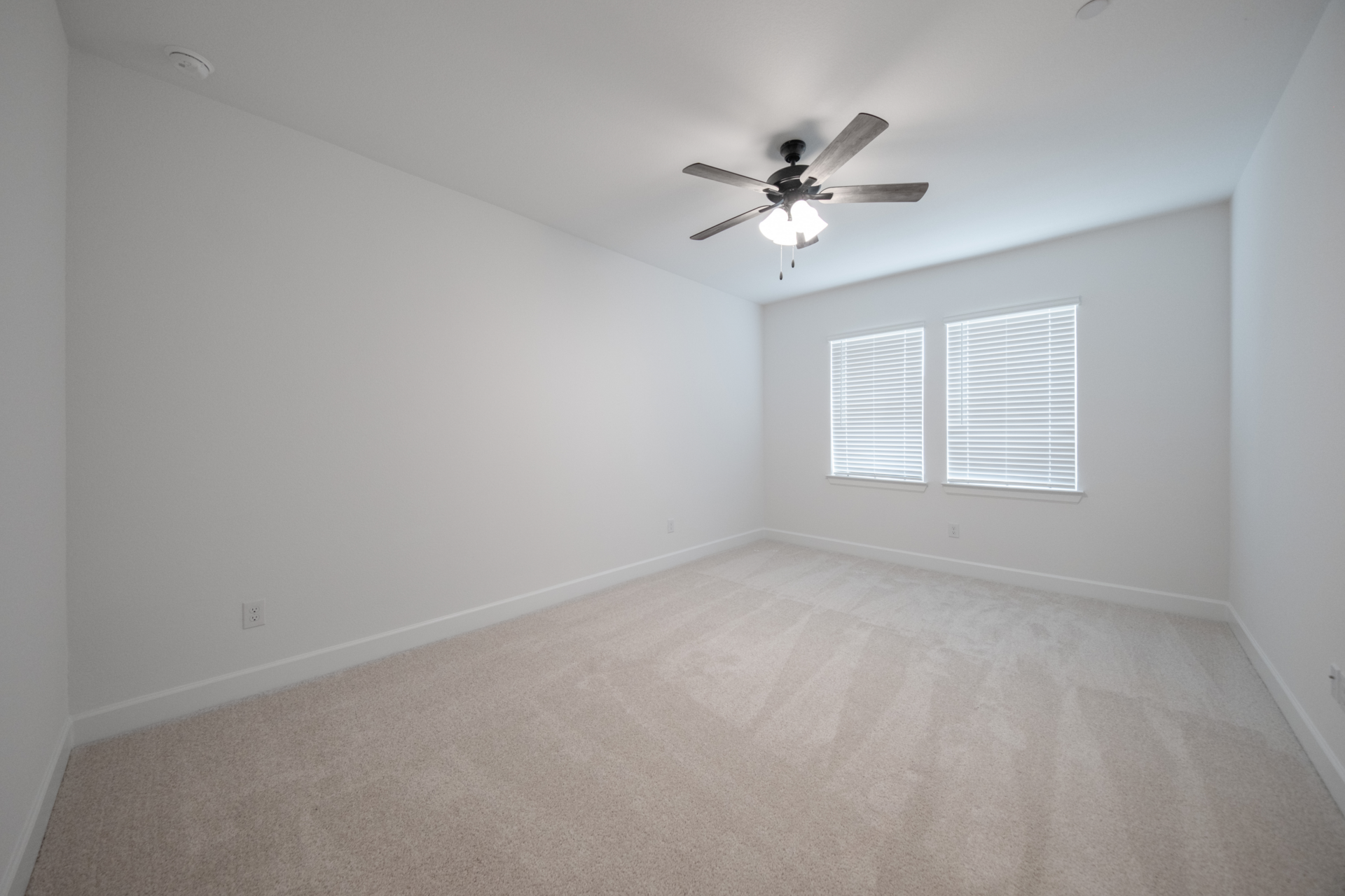 b88a0843-a5e7-46b3-9ae7-6df22861e2d3