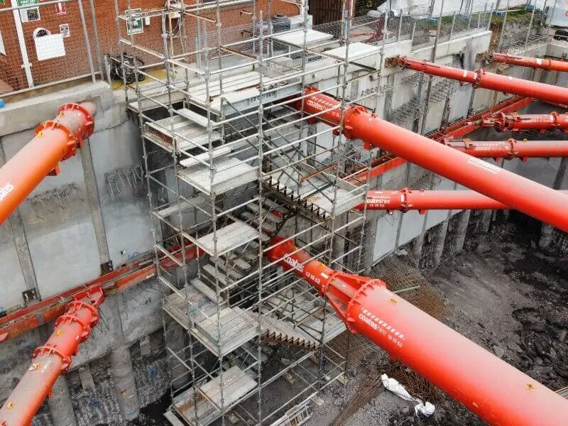 Hydraulic struts