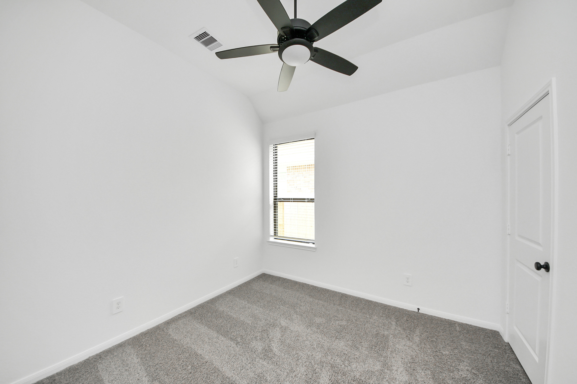 c0579a56-1a16-4803-bd90-aa435aec301f