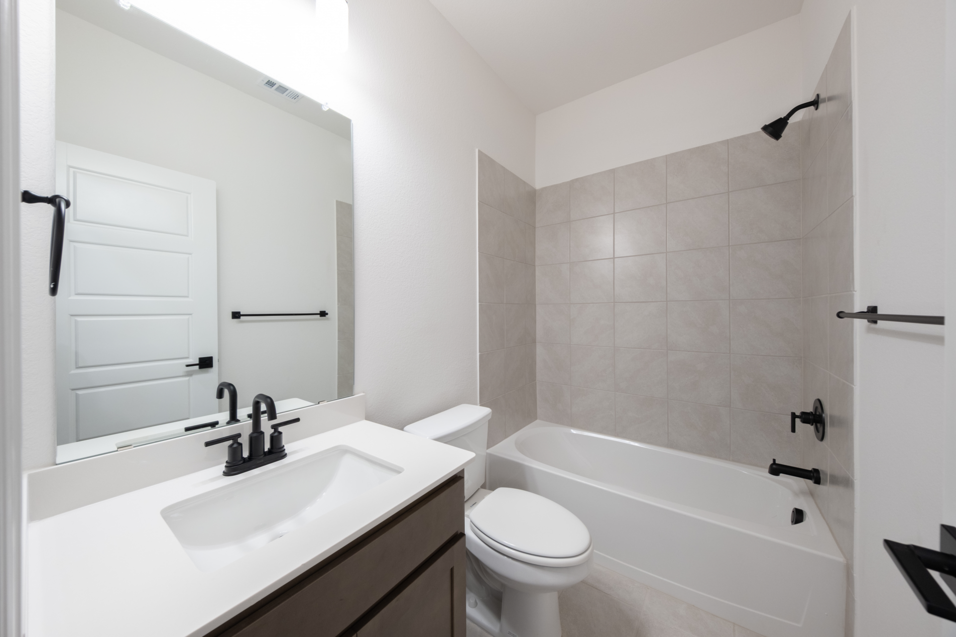 c0bb001b-2f5f-483e-81e7-31d4d1ce7660