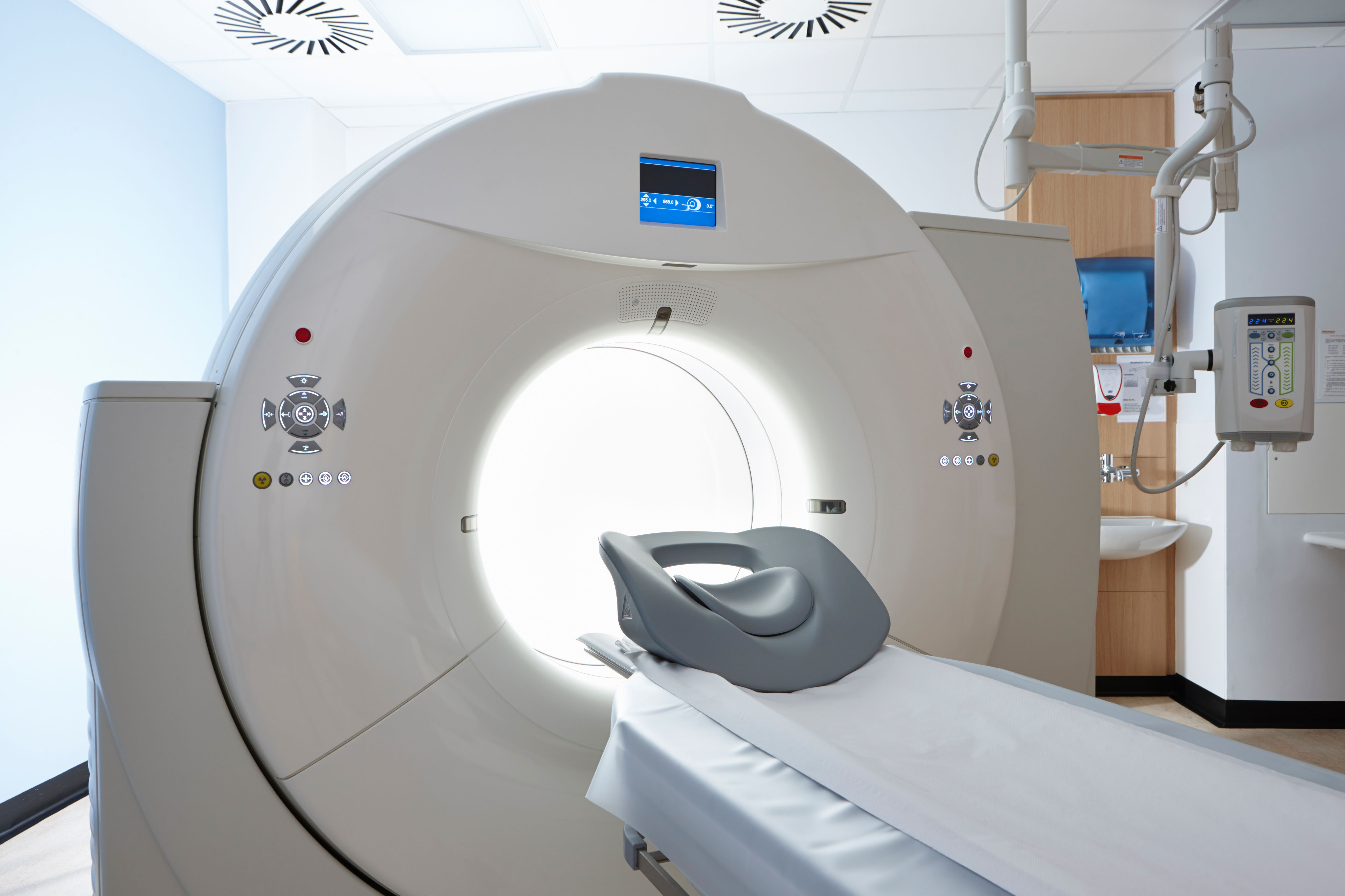Picture of a CT scanner machine.