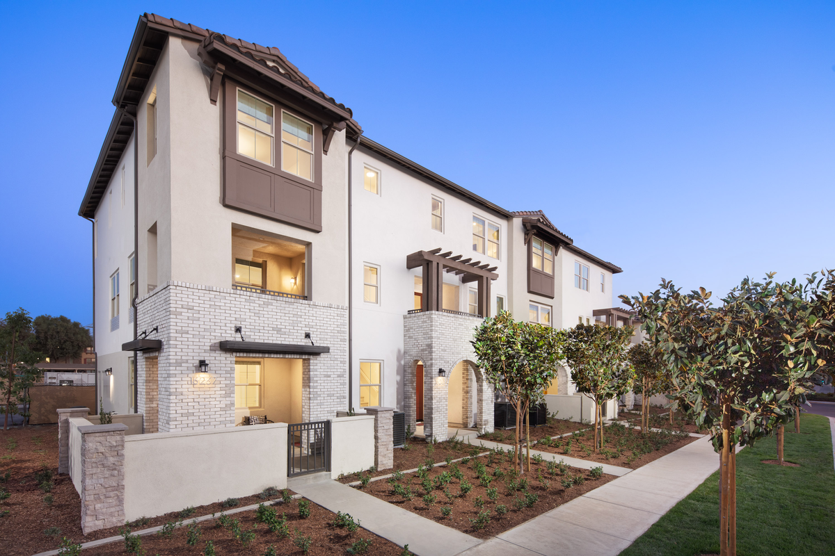 community virtual tour showing surrounding areas