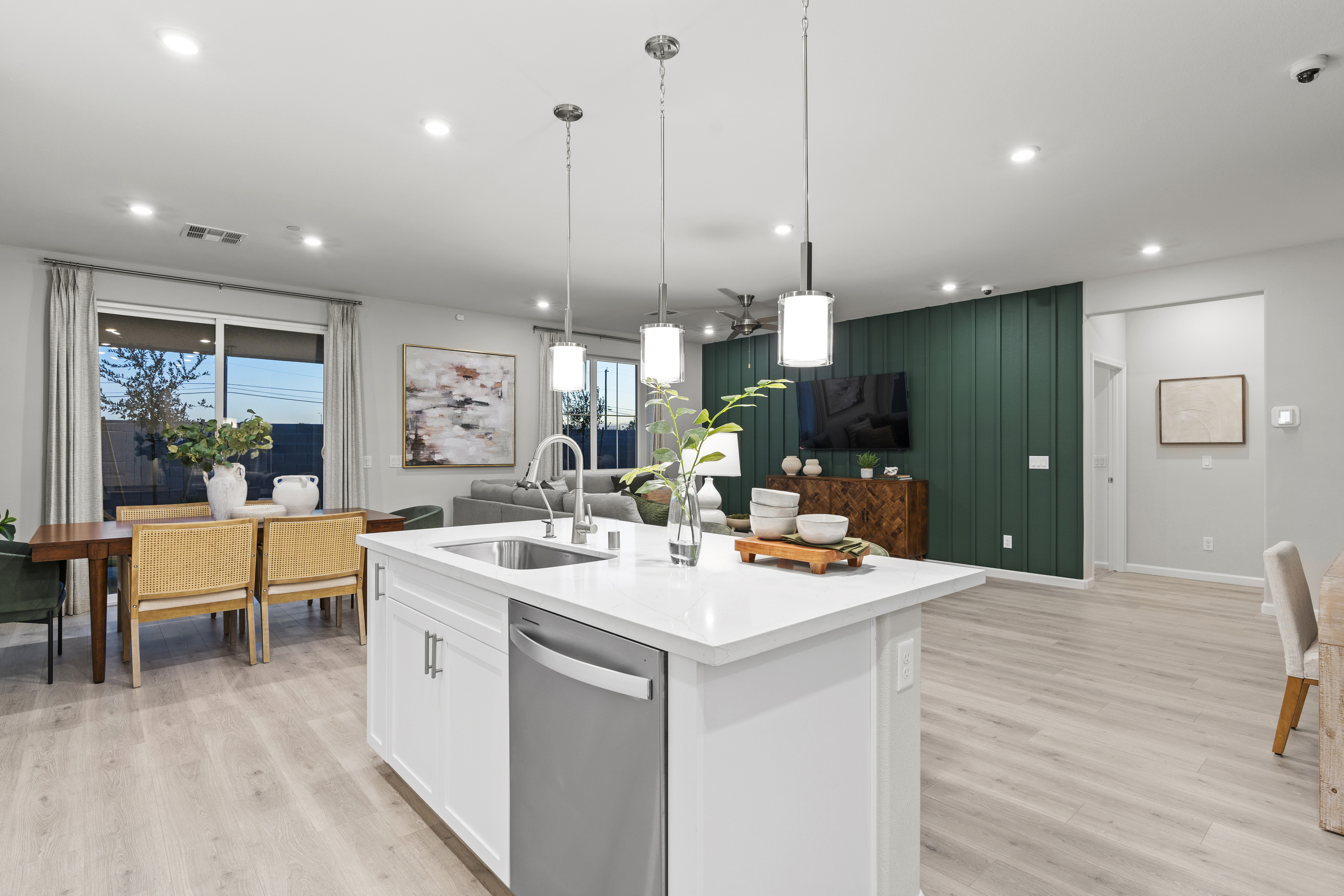 dd291169-b06d-484e-bad6-9db61fc7a5fb