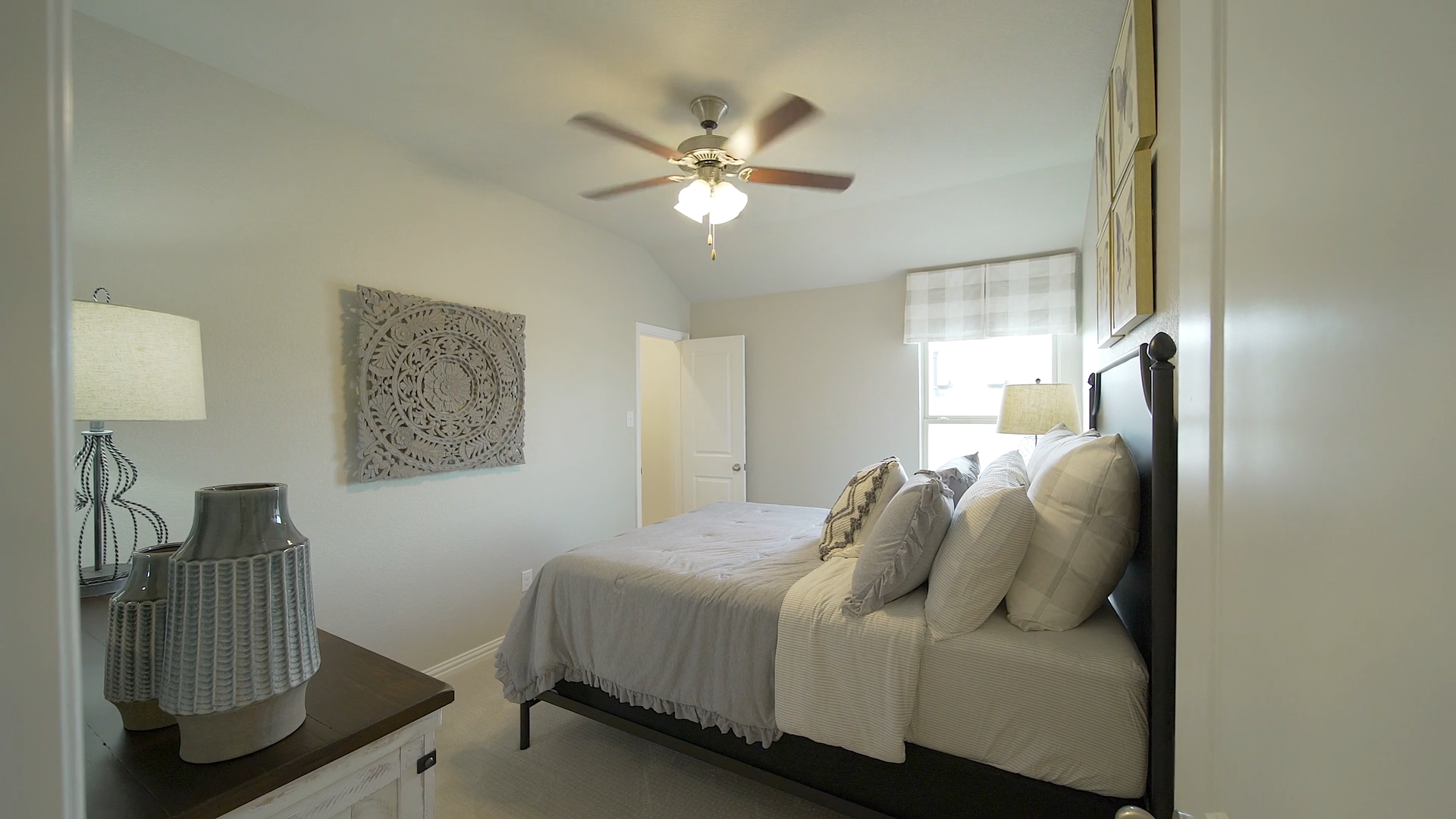 e19305e1-b0b1-4b5d-a4c7-206039cfd3a1