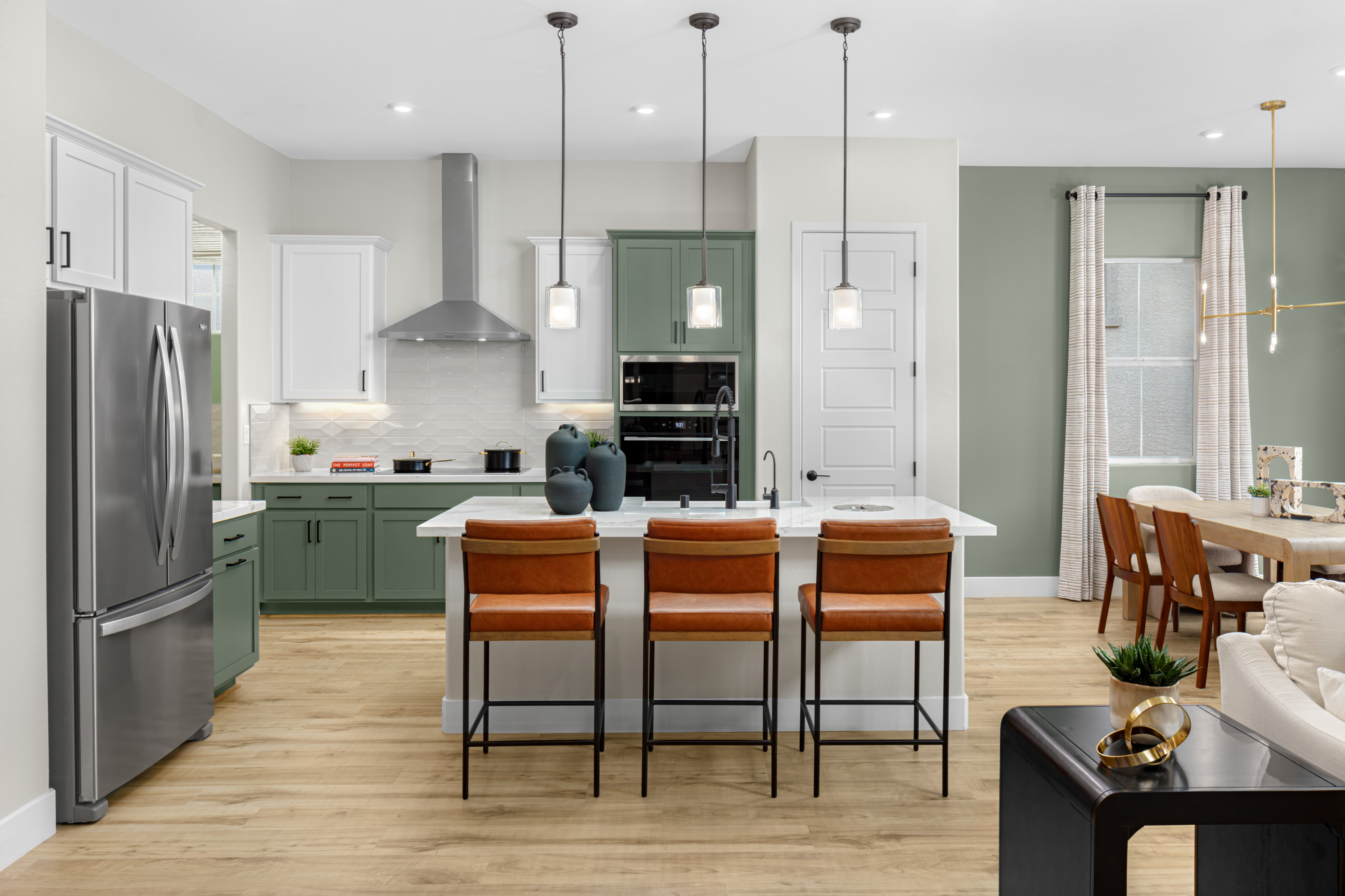 e3e7c076-6210-45c5-8af9-38ad4ec6b436