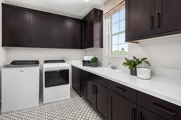 Lakemont Laundry Room