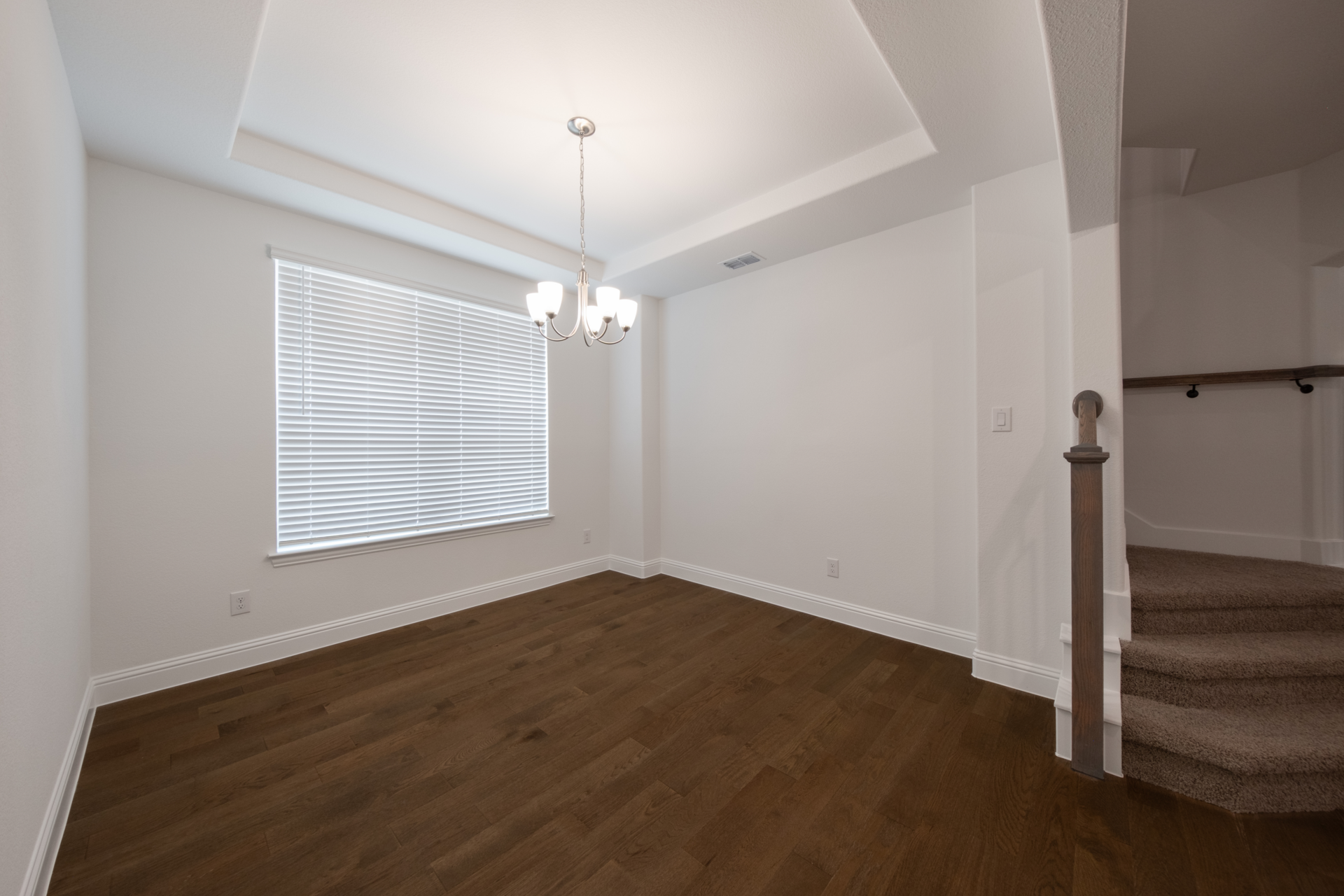 e5e73312-a391-484f-9f85-84d682e84651