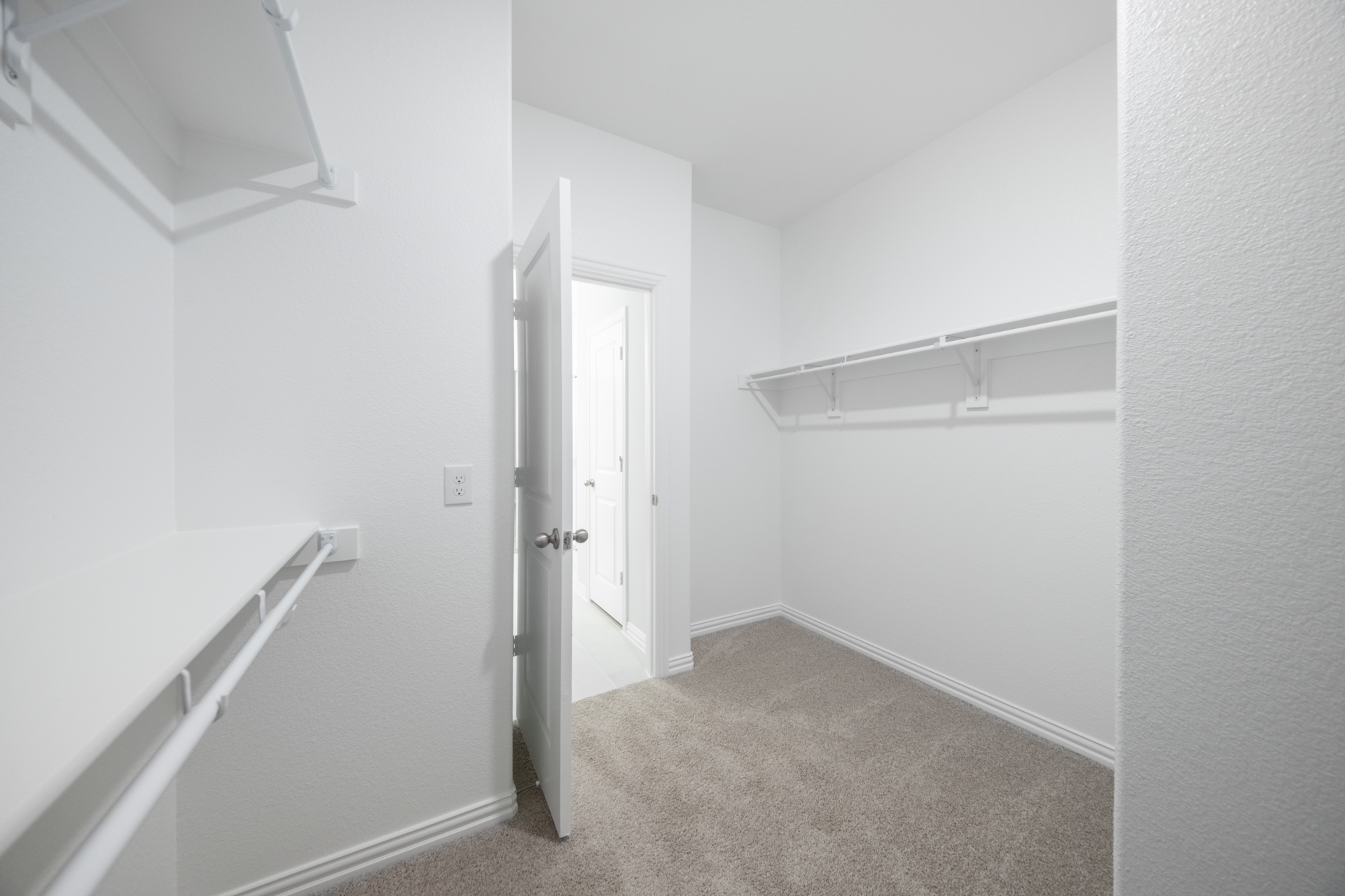 ef9111bf-1de4-4b68-97f2-f2e9a4713f34