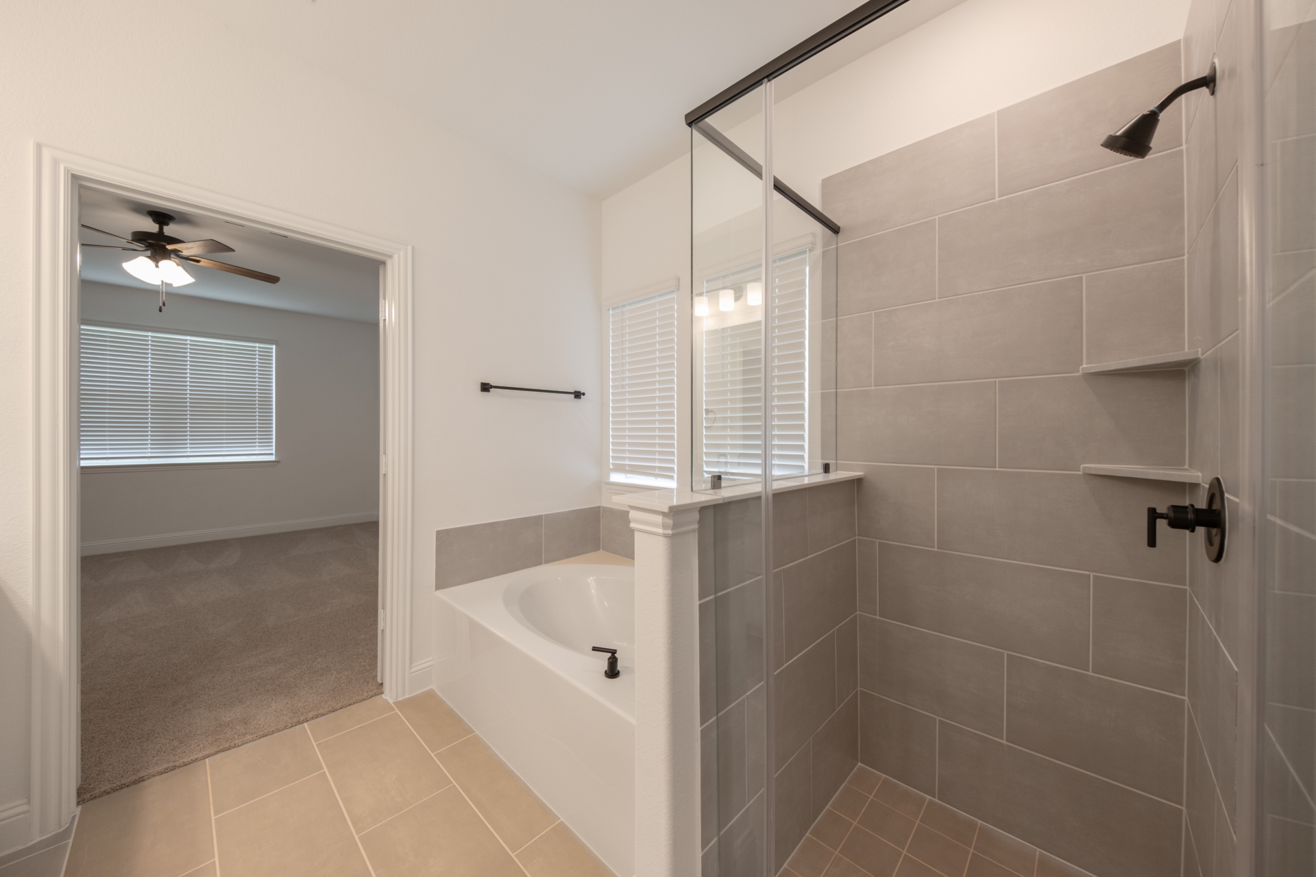 f140e8d0-59b4-4b92-83fa-00dfd7bd2652