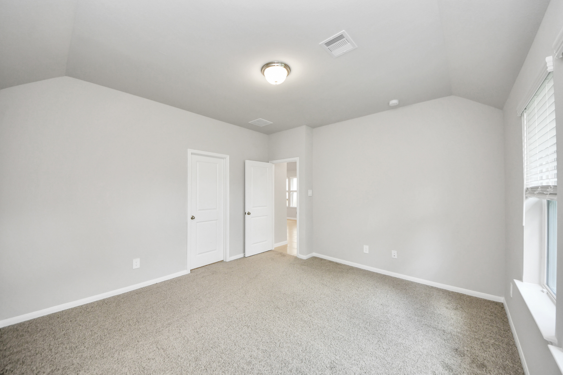 f29e1f5f-1cc9-4881-b57a-b20a56e786f6