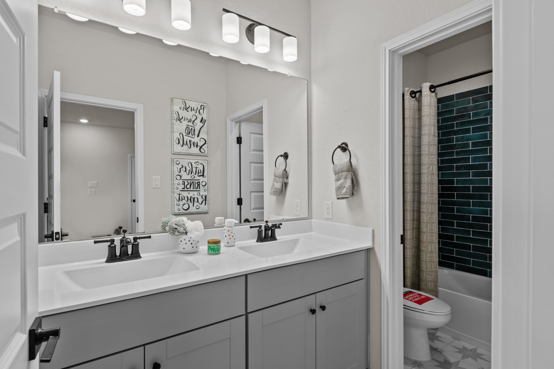 f5fb79ae-4b8c-45fc-b7ba-ae9be7d881cc