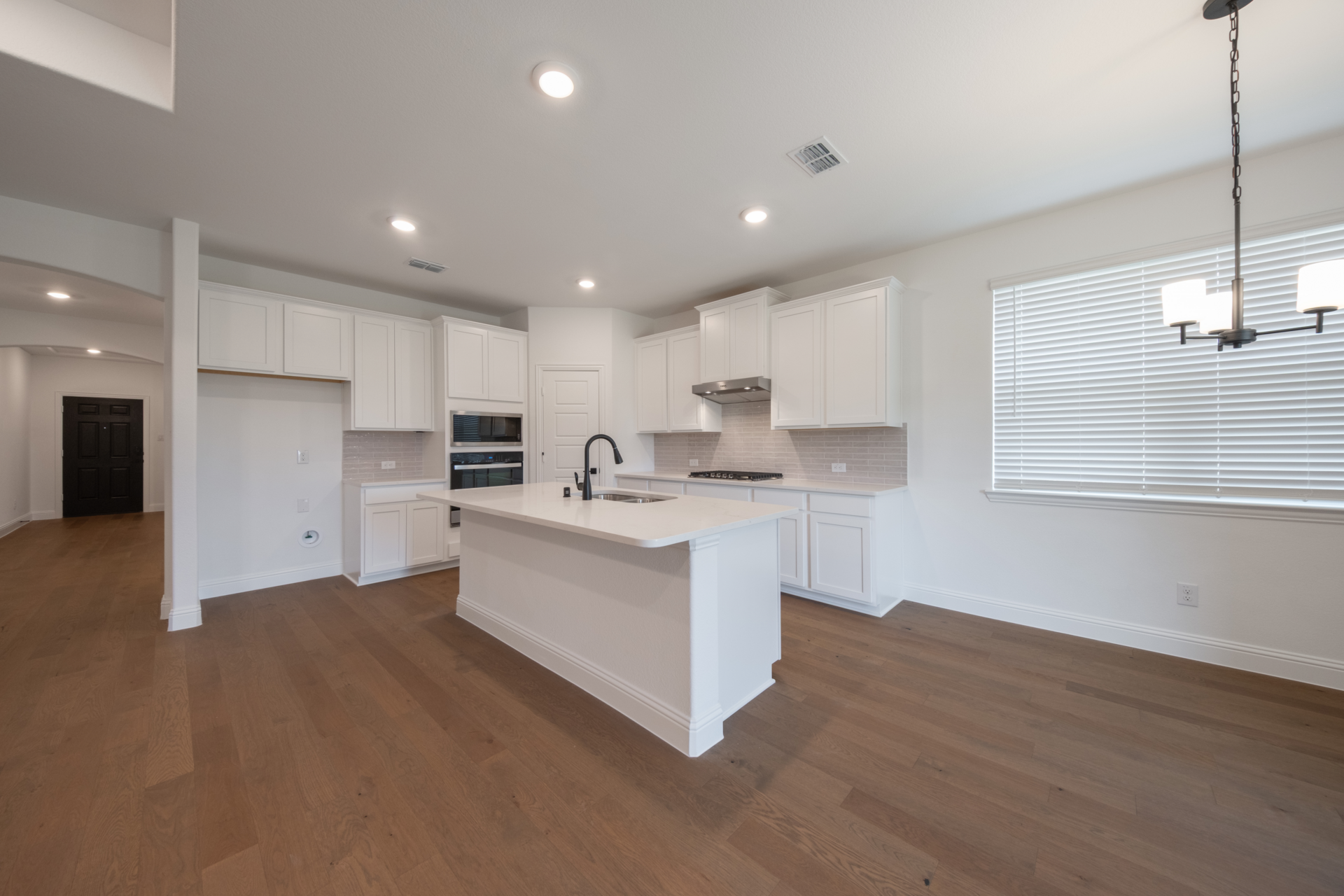 f652a736-89d9-42b6-8696-82d410836c9d