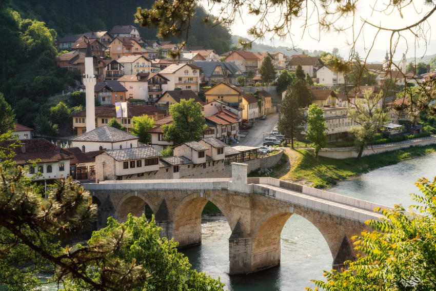 Konjic v Bosni in Hercegovini - za družine, ki želijo sprostitev v naravi s kančkom zgodovine.