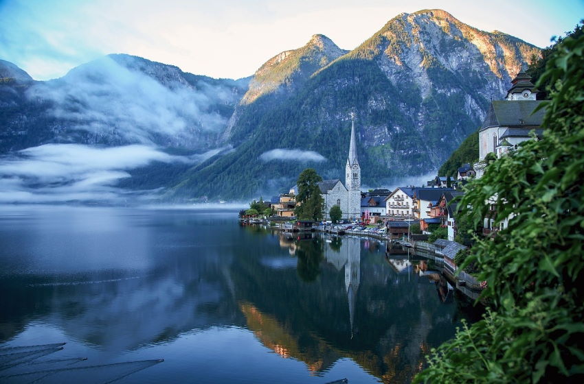 Hallstatt v Avstriji za družinske pustolovščine s ščepcem soli.