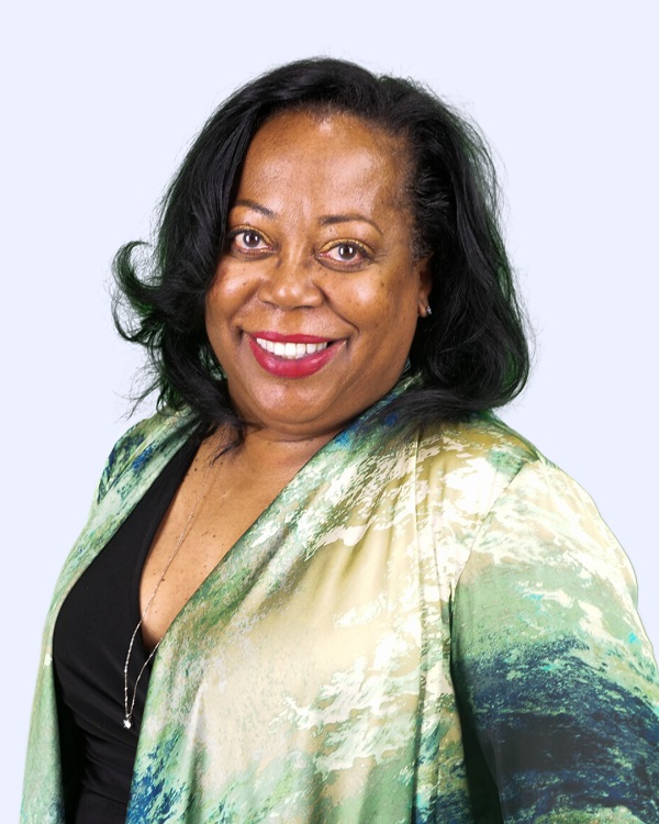 Brenda Robinson, Branch Manager photo