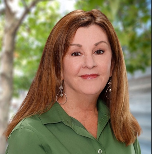 Sandra Maguire, Loan Agent photo